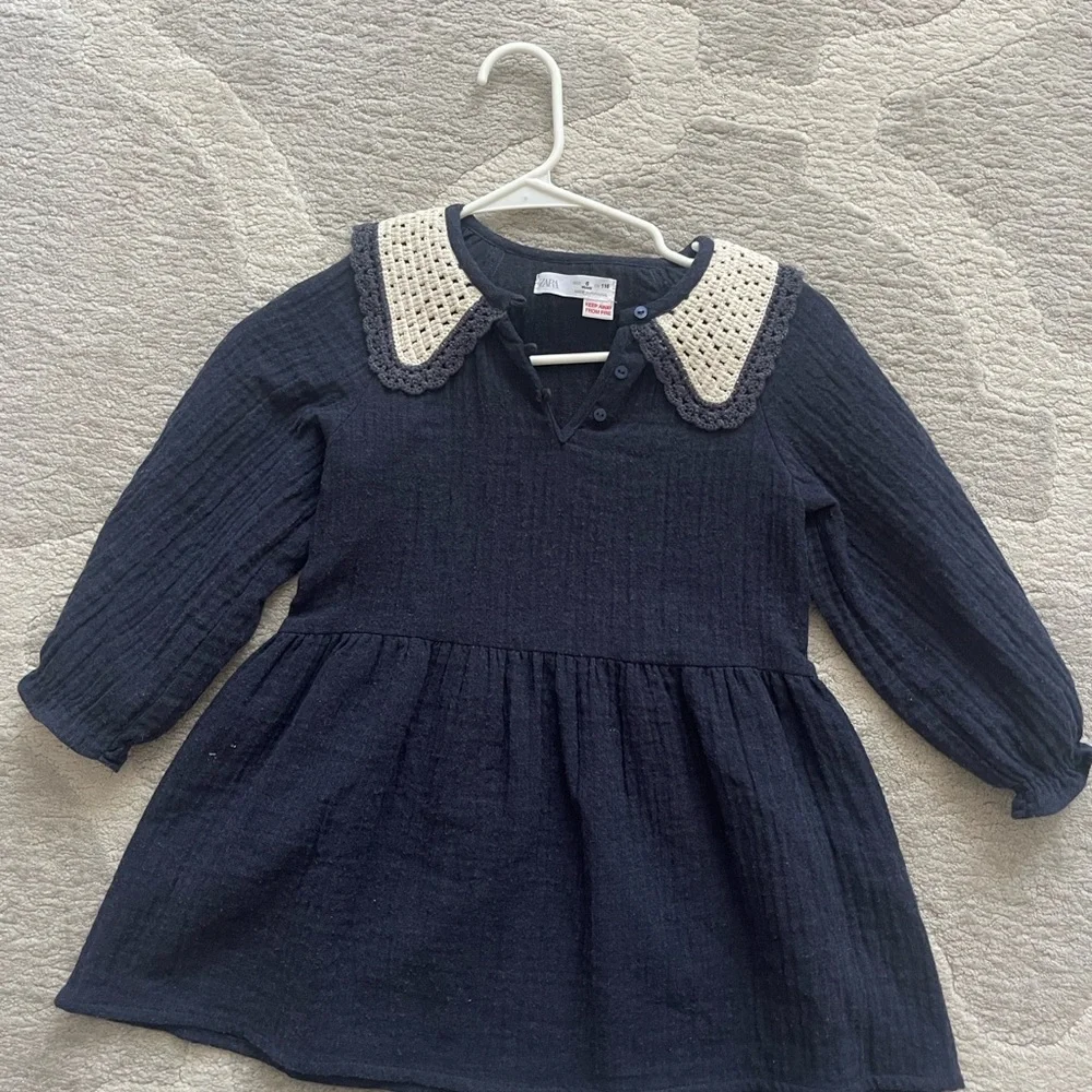 Zara Navy Dress with Cream Lace Collar - Picture 2 of 2
